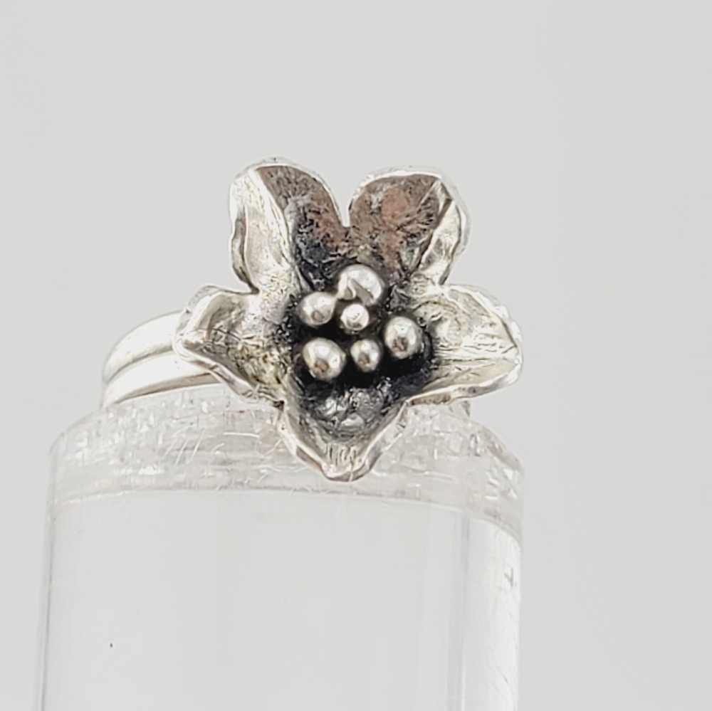 FLOWER RING HANDMADE IN STERLING SILVER METAL Sz 7